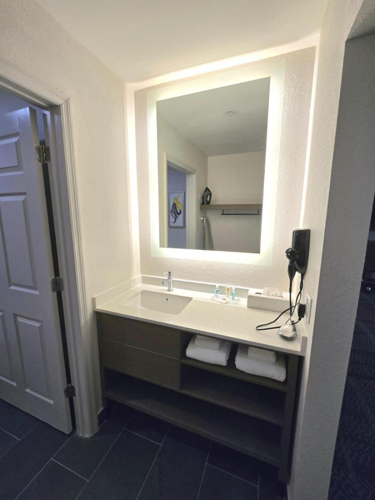 Comfort Inn & Suites Саванна Екстер'єр фото